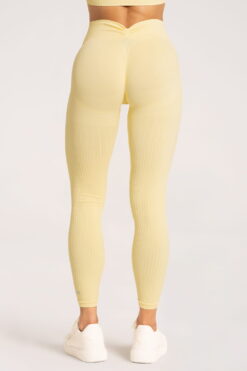 gym glamour deep push up tampres butter yellow