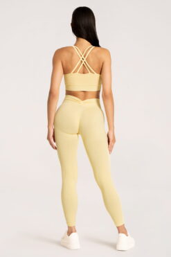 gym glamour deep push up tampres butter yellow