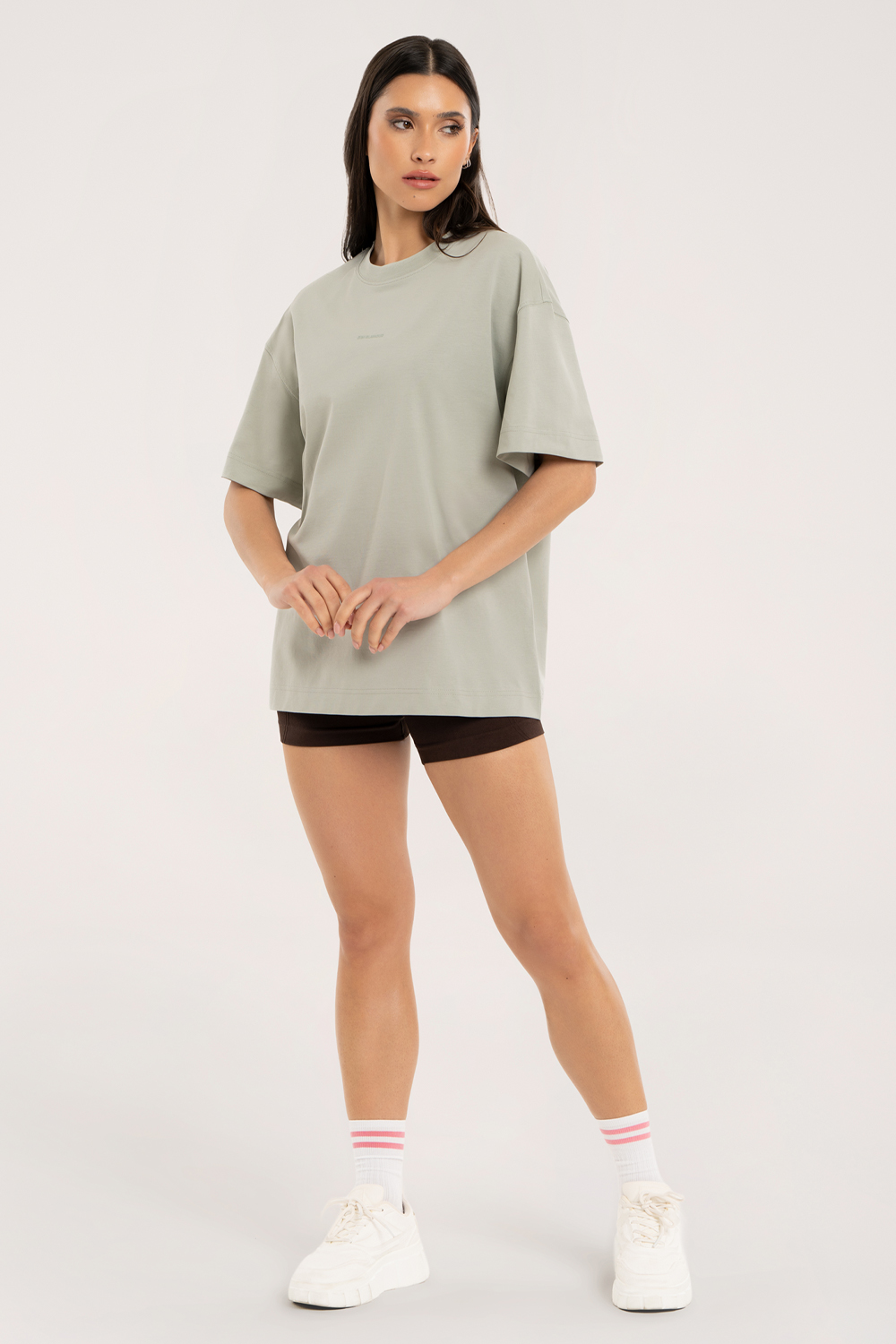 Olive Grey Oversize Classic marškinėliai - Image 3